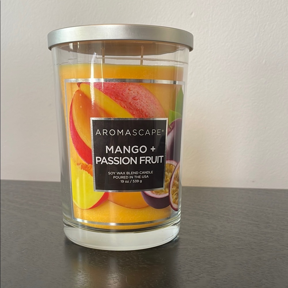 Aromascape Mango + Passionfruit soy wax blend candle 19oz
